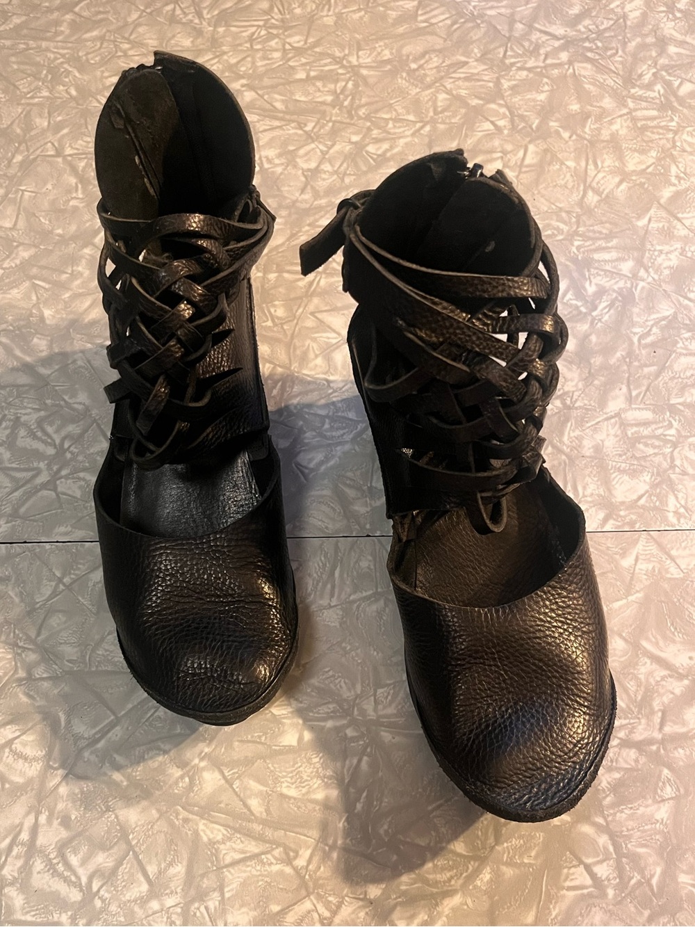 NWOT Trippen Cross Heels